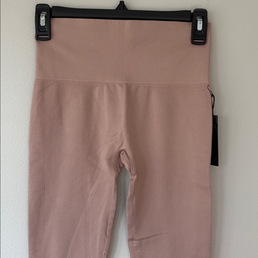 Set Active Sculptflex Ribbed High Rise Leggings In Dusty/Neutral Pink - Picture 7 of 10